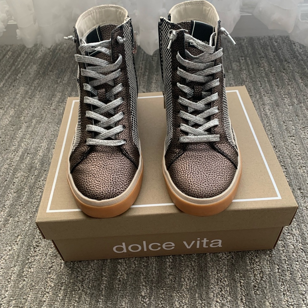 Dress up and down sneakers